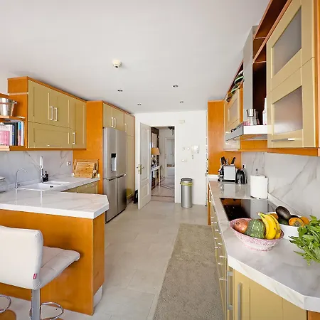 Apartment Elegant Penthouse On Marbella's Golden Mile Marbella