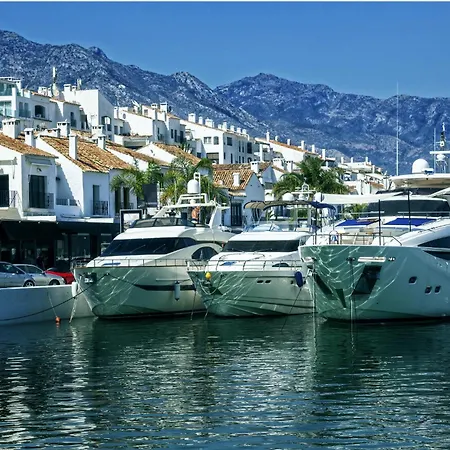 Apartment Elegant Penthouse On Marbella's Golden Mile